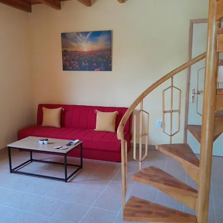 Golden Near-beach Attic * Stoúpa